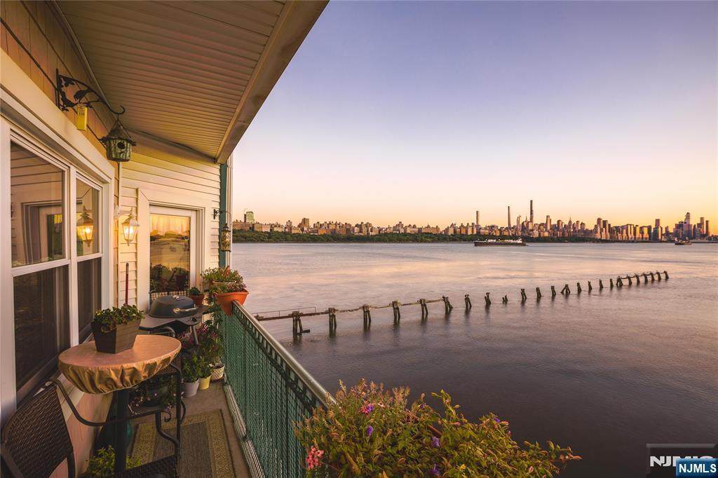 116 The Promenade - Photo 1