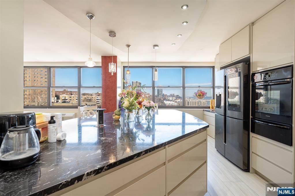 7004 Kennedy Boulevard - Photo 1