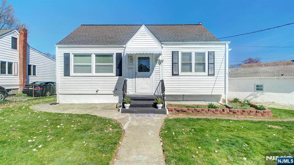 34 Greenlawn Drive - Photo 1
