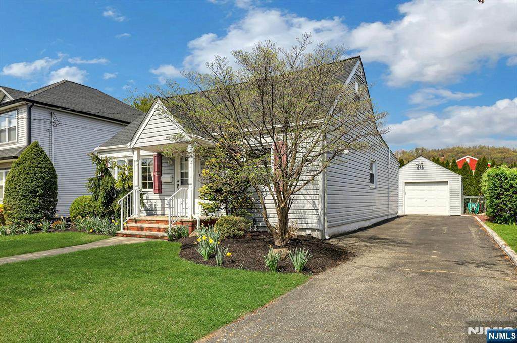 16 Maple Hill Road - Photo 1