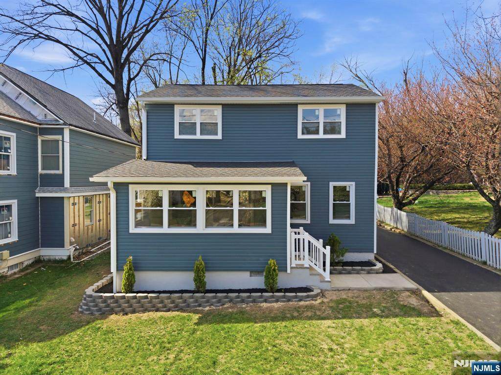 59 Erie Avenue - Photo 1