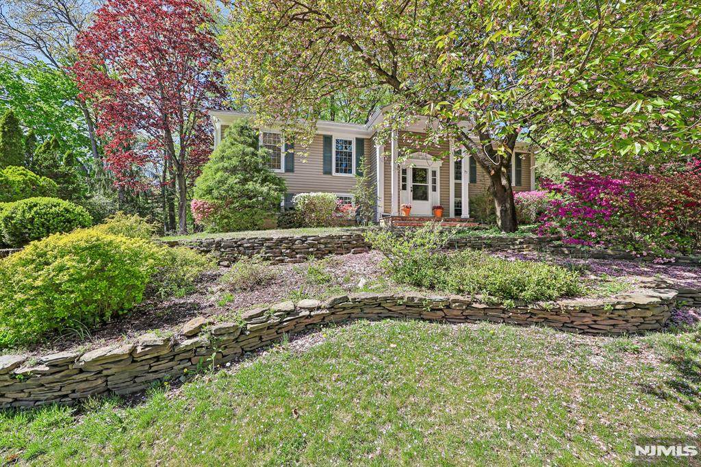 97 Erie Avenue - Photo 1
