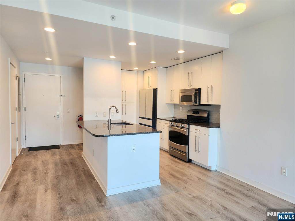 800 12th - Photo 1