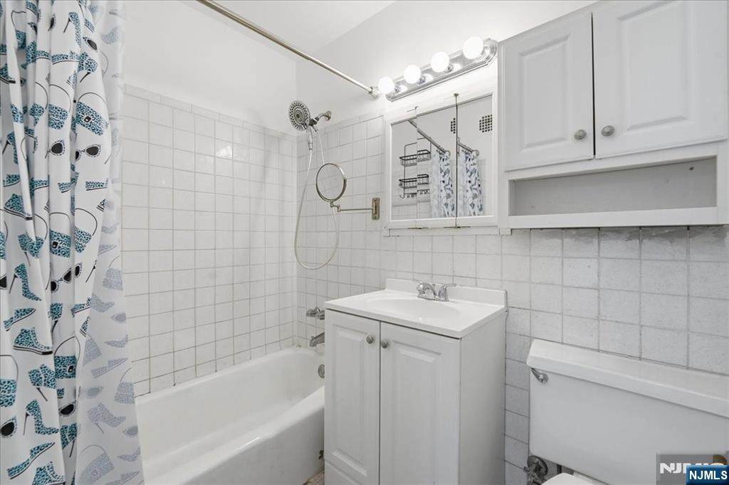 6040 Boulevard E - Photo 1