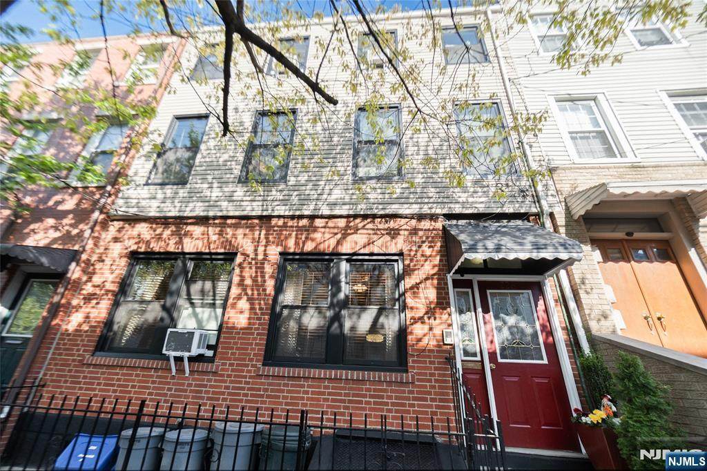 226 Brunswick Street - Photo 1