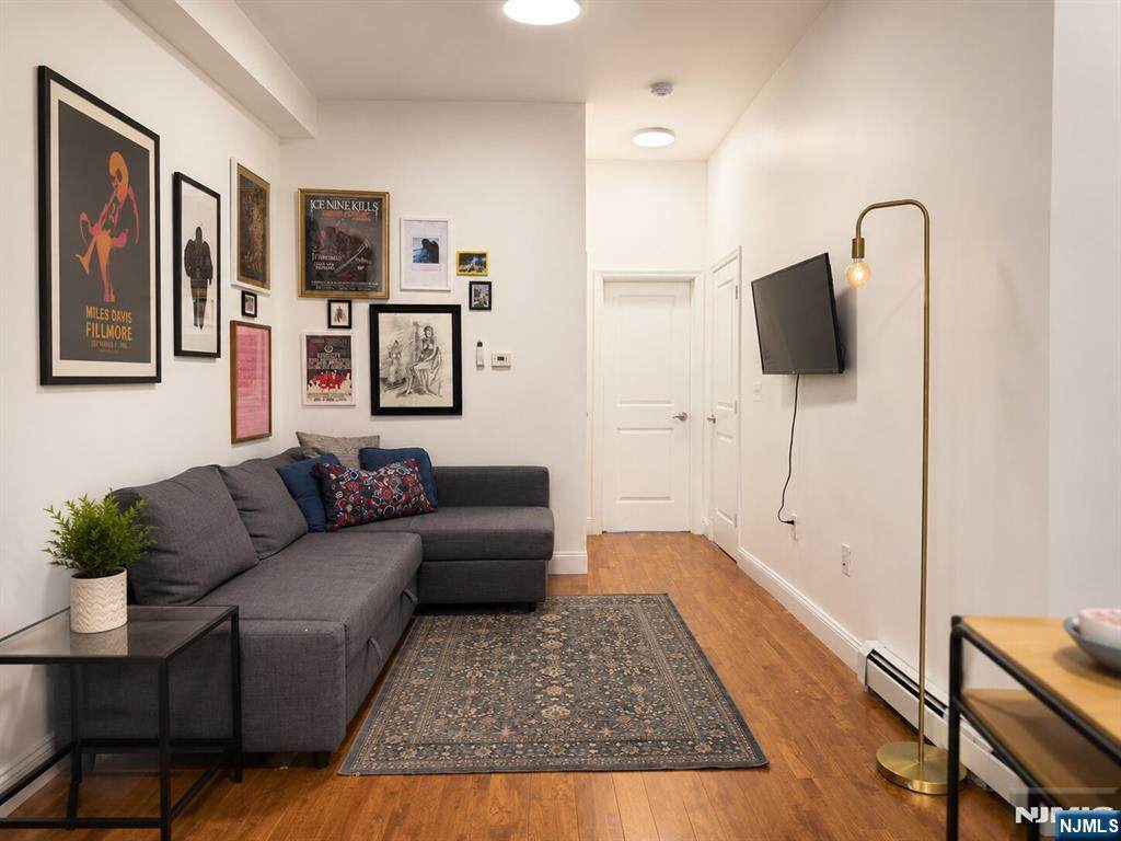 76 Hutton Street - Photo 1