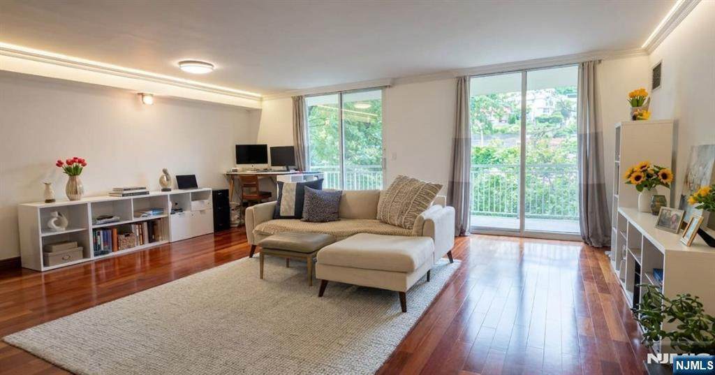 1055 River Road - Photo 1