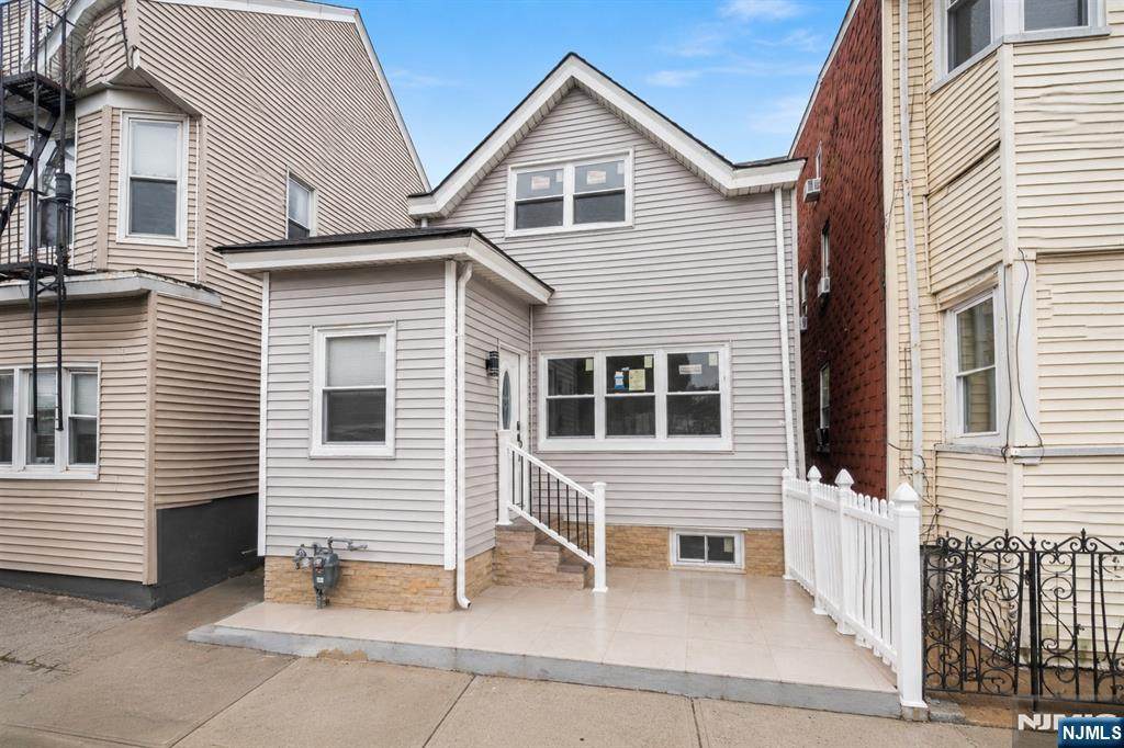 148 Martin Street - Photo 1