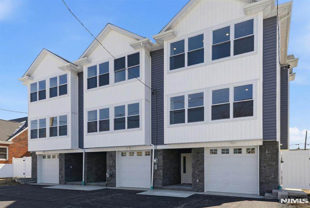 60 Dewitt Street - Photo 1