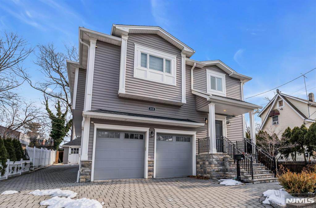 315 Mary Street - Photo 1