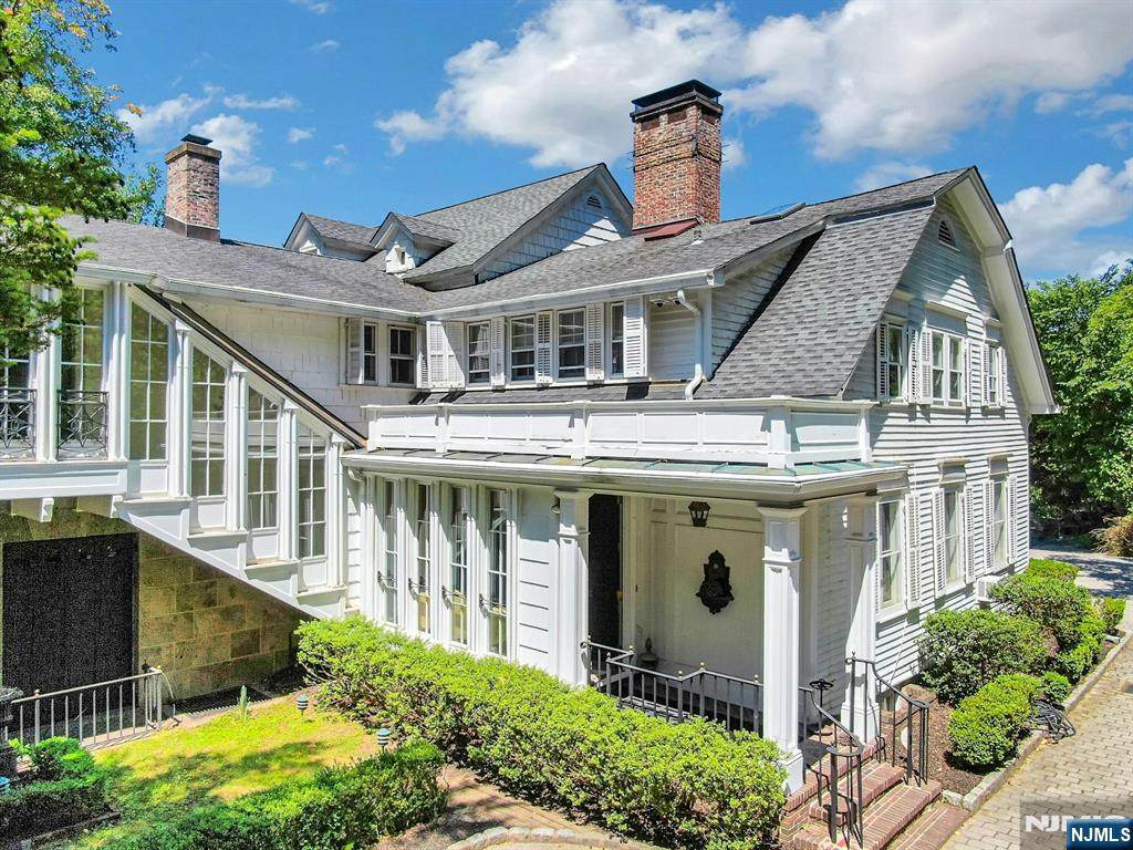 9 Saddle River Road - Photo 1