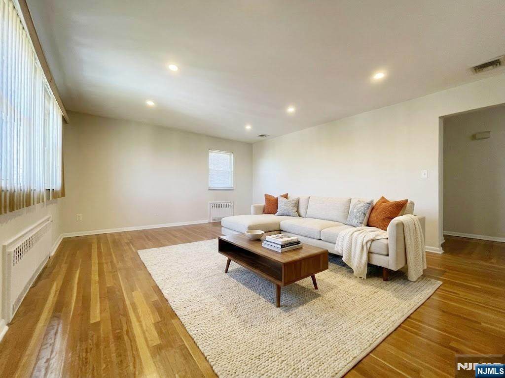 218 11th - Photo 1