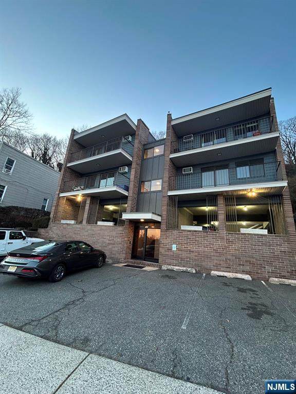 148 Undercliff - Photo 1