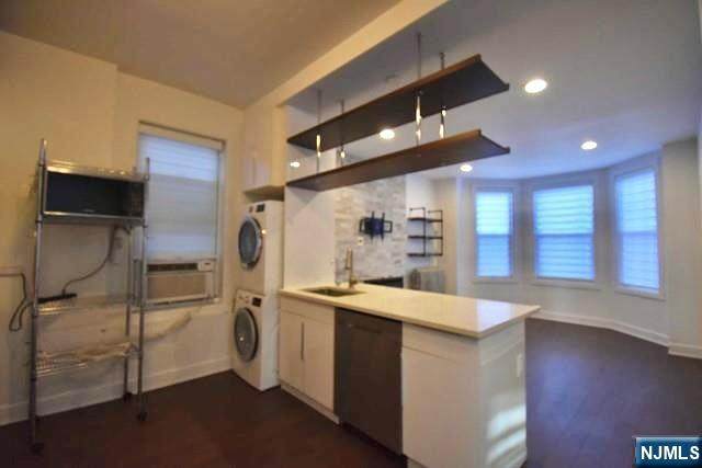 228 Maple - Photo 1