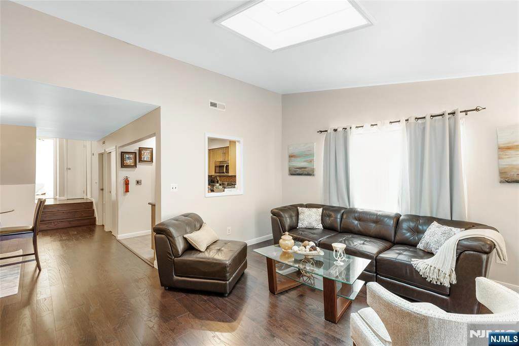 6405 Liberty - Photo 1