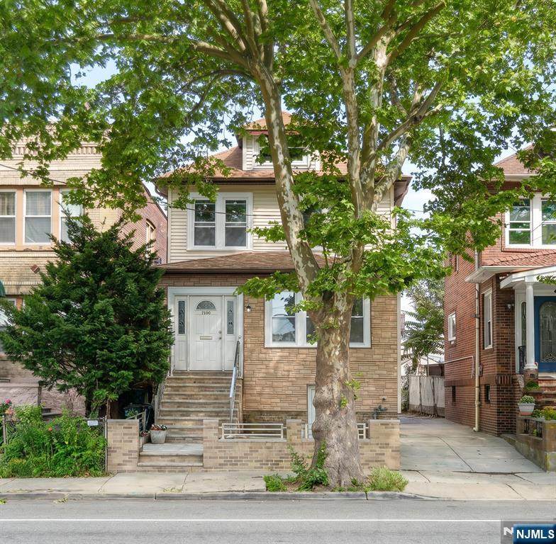 7226 Kennedy Boulevard - Photo 1
