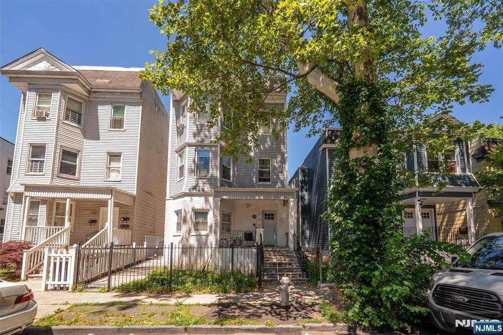 77 16th Street - Photo 1