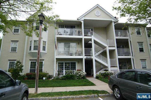170 Linden - Photo 1