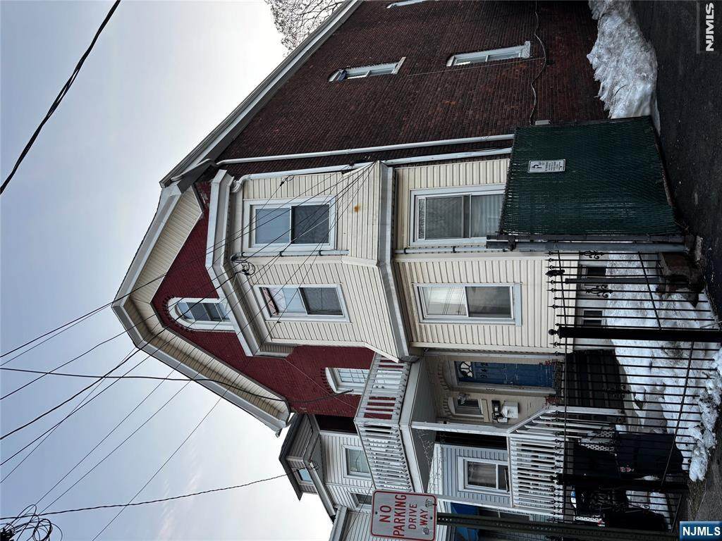 942 19th Street - Photo 1