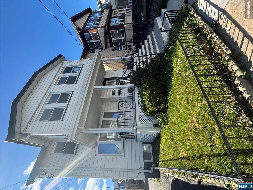 271 Vermont - Photo 1