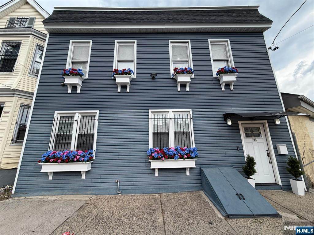705 15th Street - Photo 1