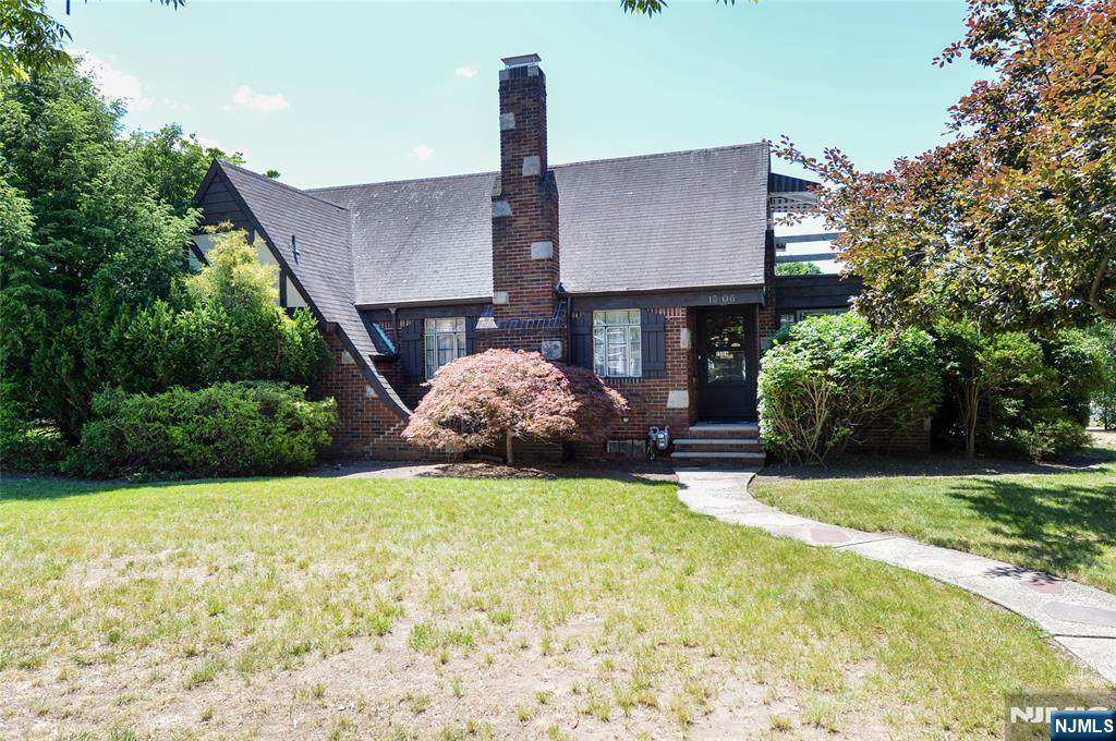 15-06 Morlot Avenue - Photo 1