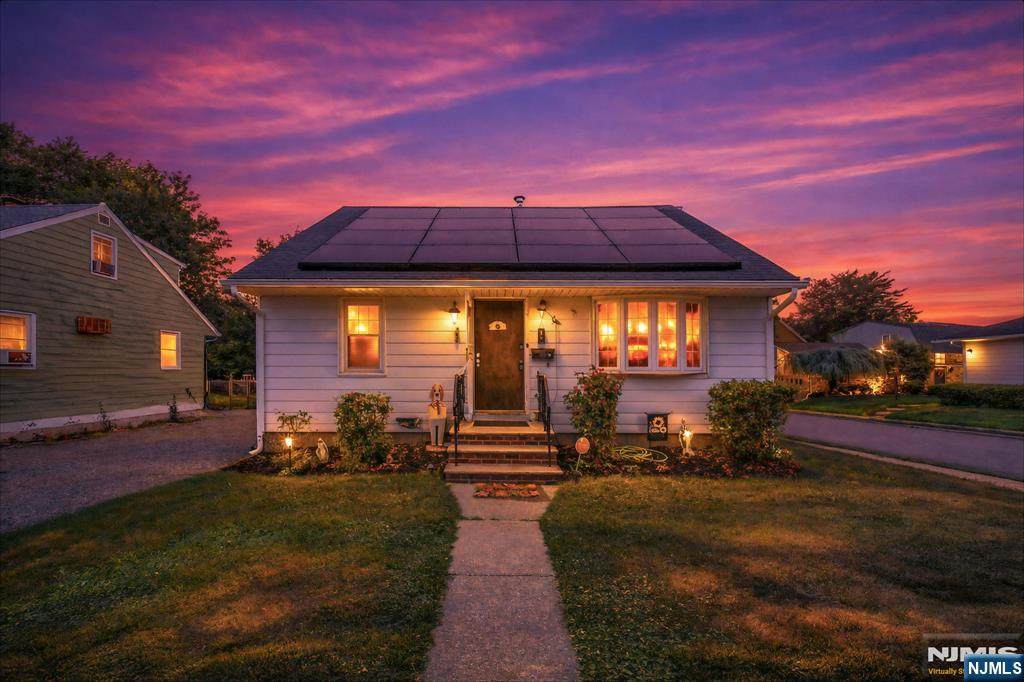 279 Bergen Boulevard - Photo 1