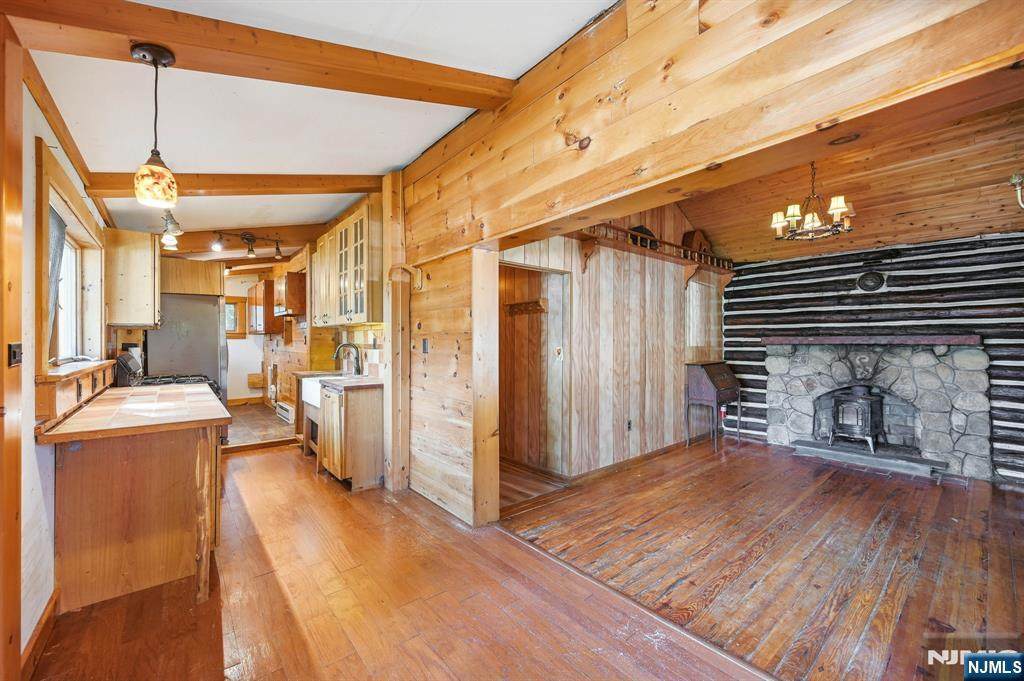 16 Allegheny Avenue - Photo 1