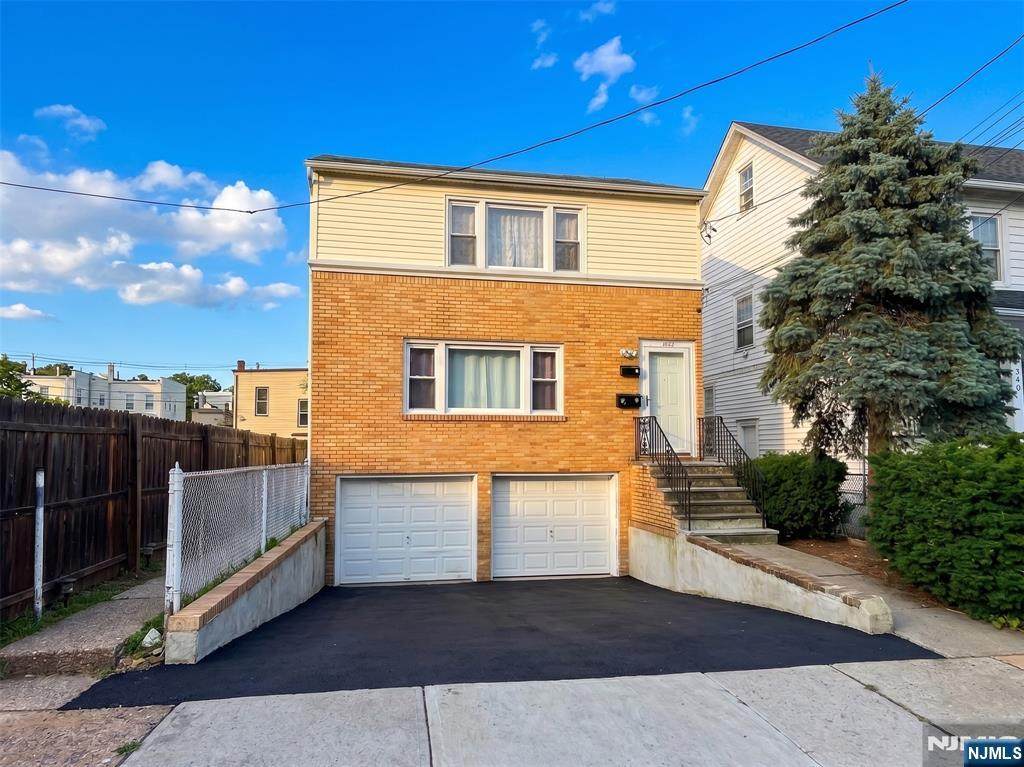 236 Alexander Street - Photo 1
