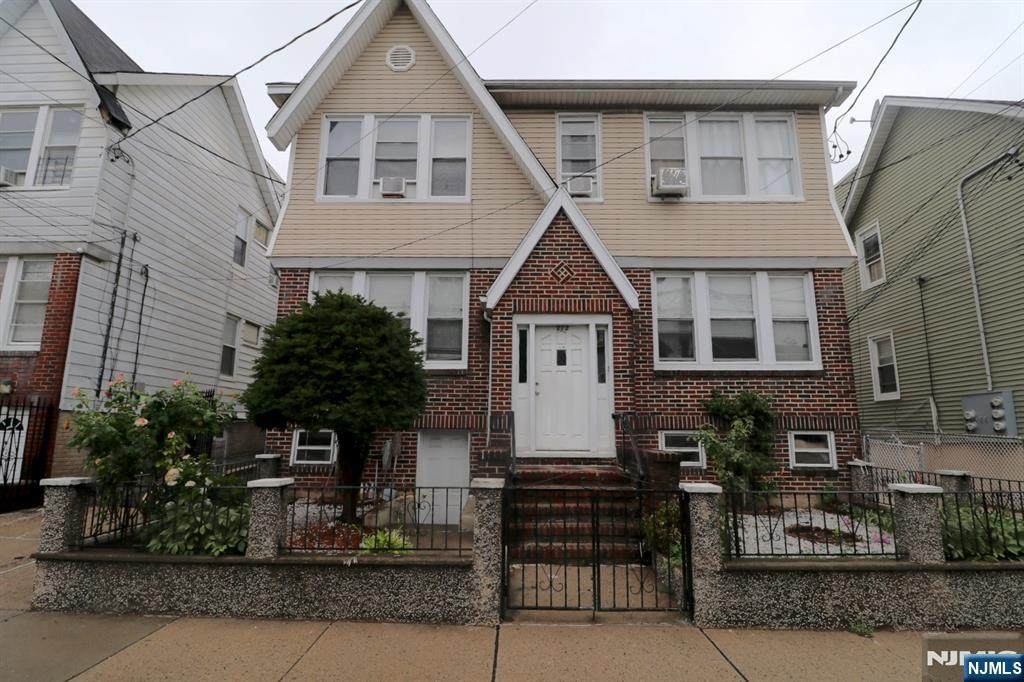 270-272 12th Street - Photo 1
