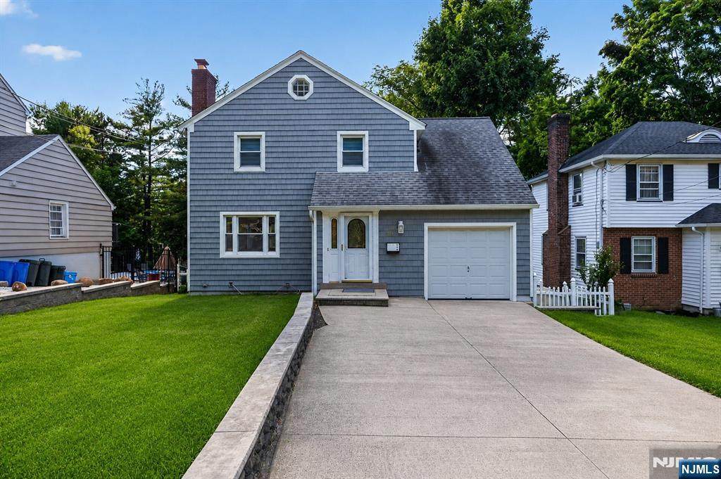 29 Laurel Avenue - Photo 1