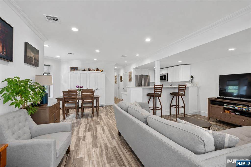 901 Palisade Avenue - Photo 1
