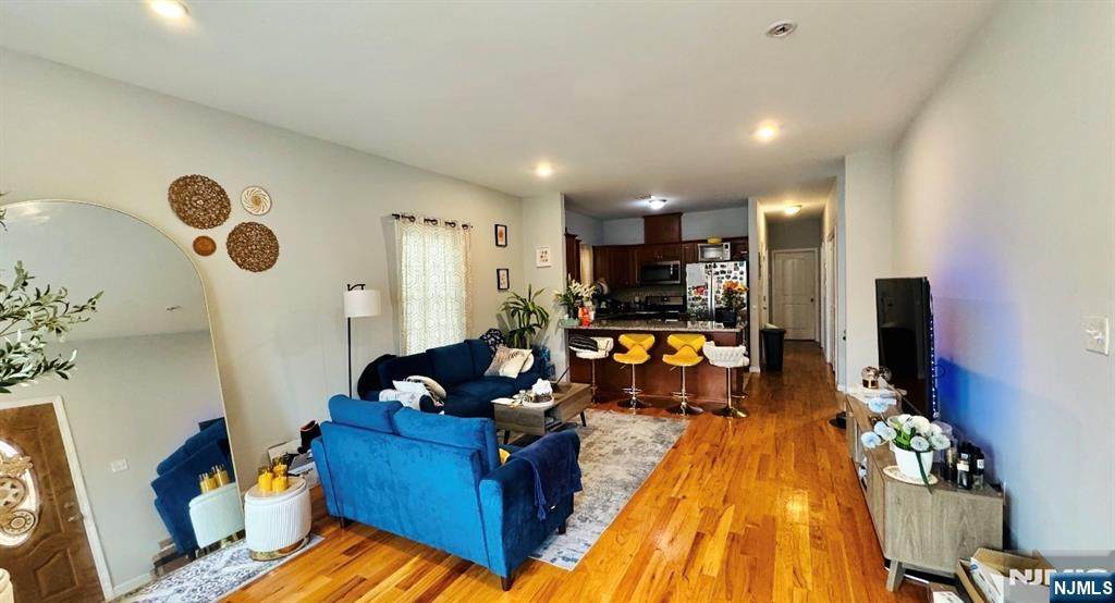 https://bt-photos.global.ssl.fastly.net/njmls/orig_boomver_2_26031046-1.jpg