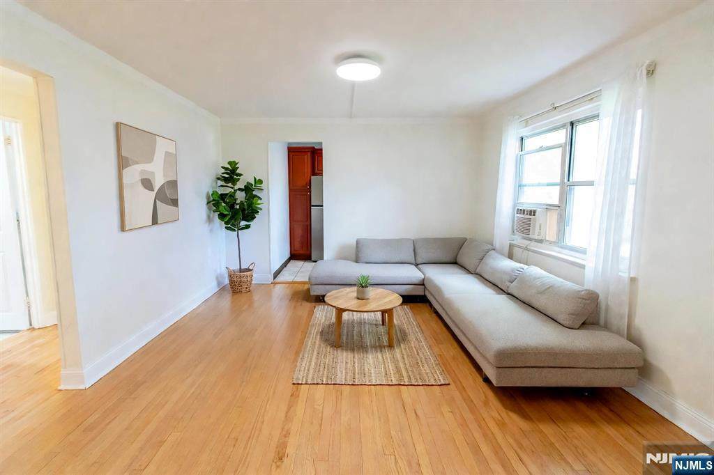 370 Esplanade - Photo 1