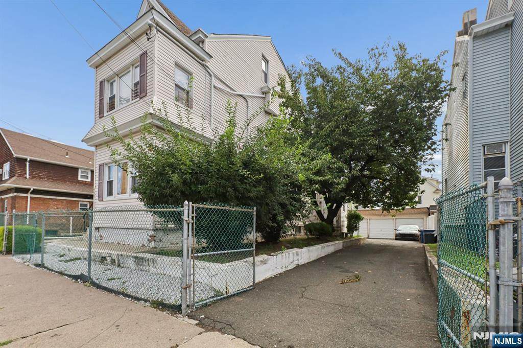 441-443 27th - Photo 1