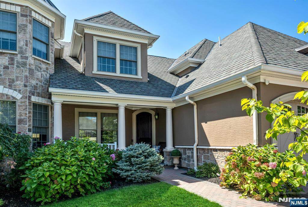 107 Windsor Lane - Photo 1