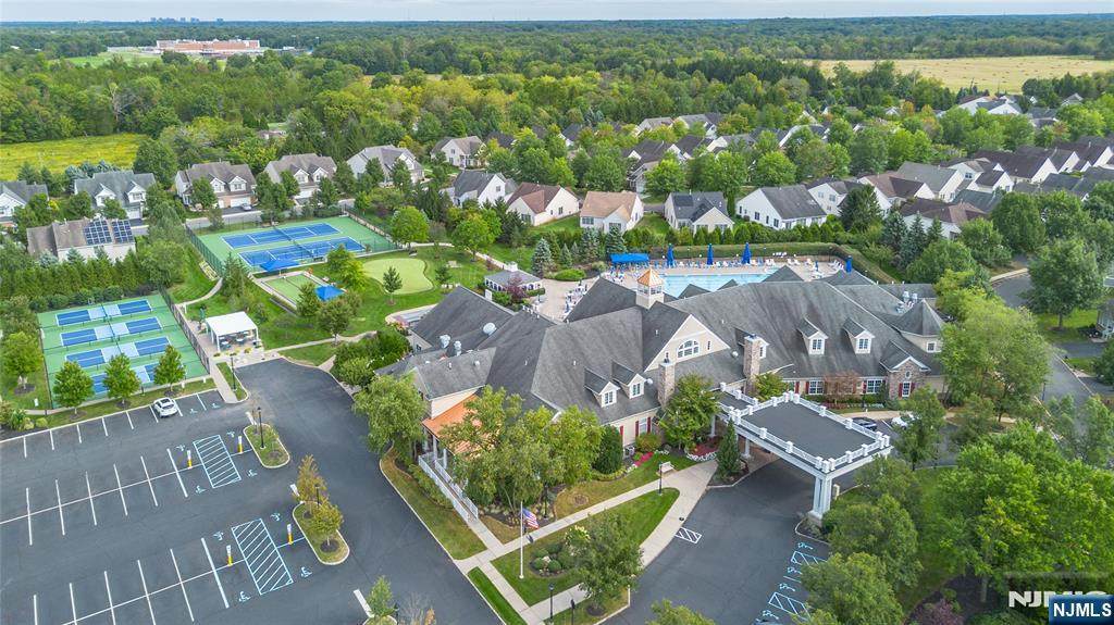 66 Saratoga Court - Photo 1
