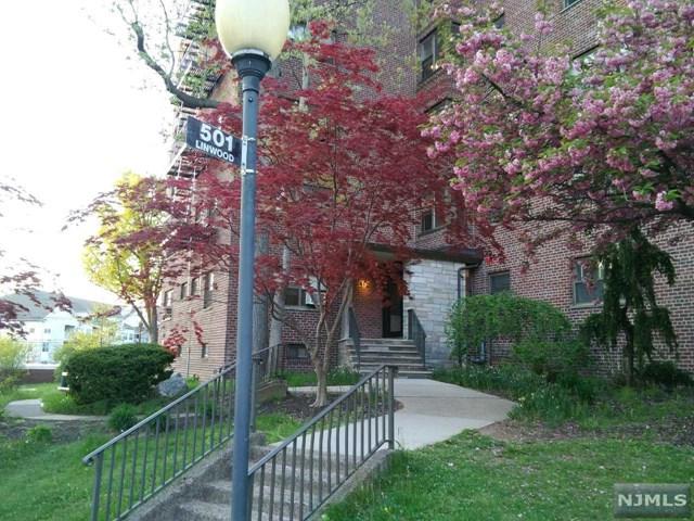 501 Linwood Drive - Photo 1