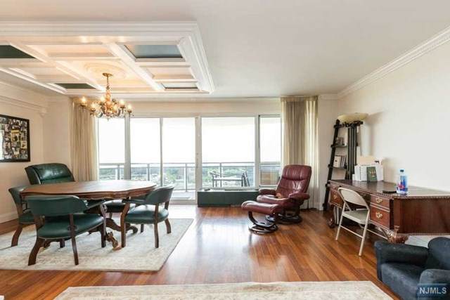 2077 Center Avenue - Photo 1