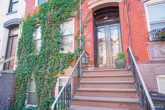 724 Bloomfield Street - Photo 1