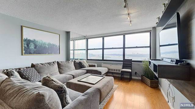 7004 Boulevard East - Photo 1