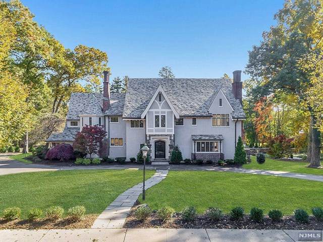 401 Mountain Avenue - Photo 1