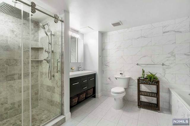 800 Palisade Avenue - Photo 1