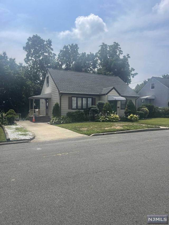 54 Hasbrouck Avenue - Photo 1