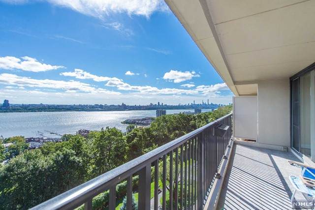 3 Horizon Road - Photo 1