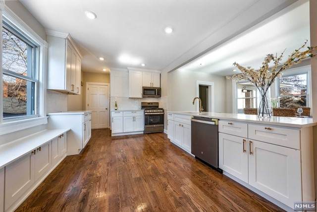 32 Bradford Avenue - Photo 1