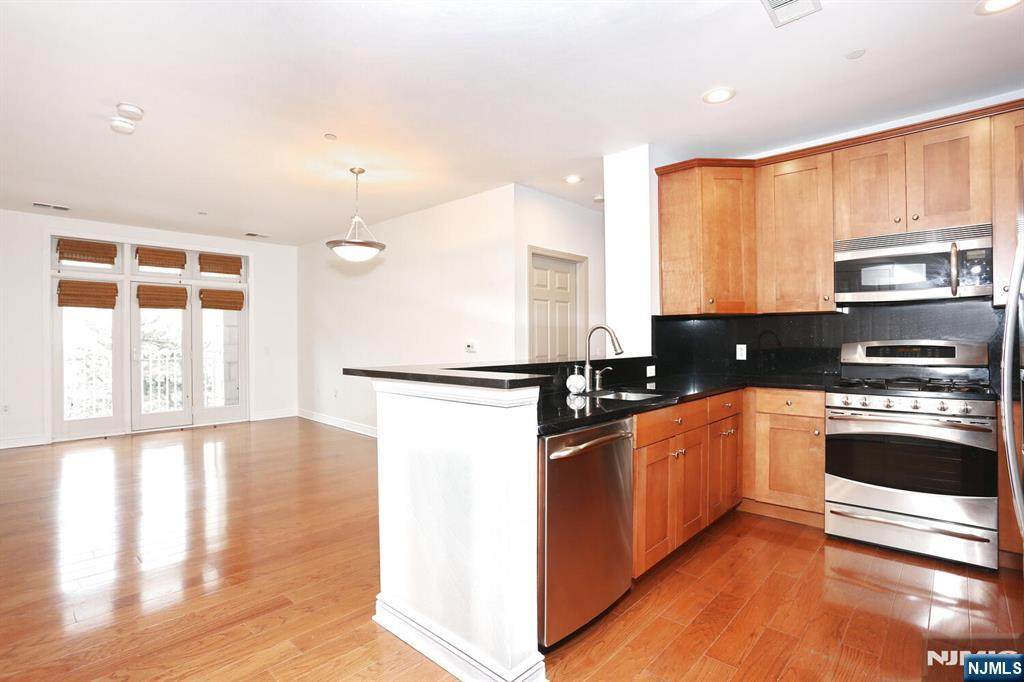 7400 River Road - Photo 1