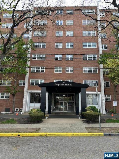 39 39th - Photo 1