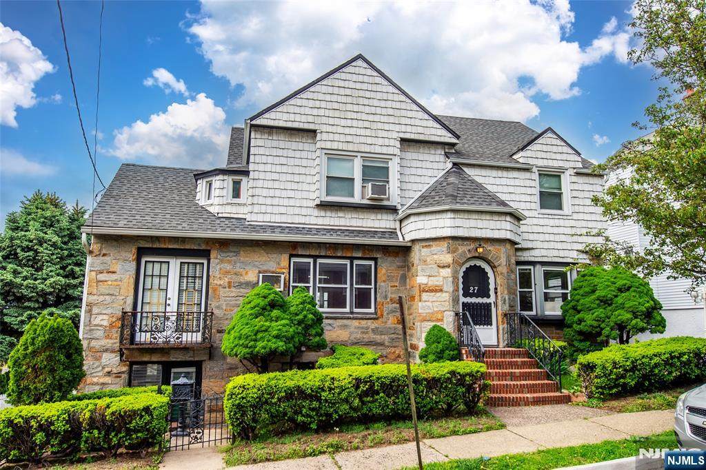 27 Dewey Street - Photo 1