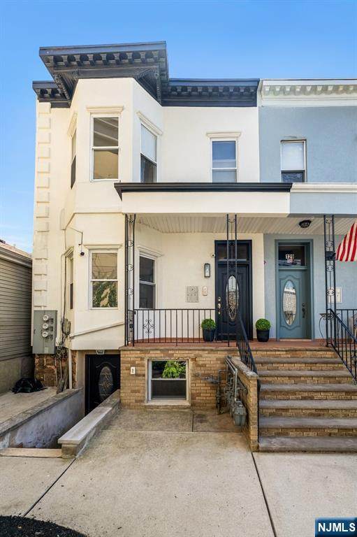 127 Jane Street - Photo 1